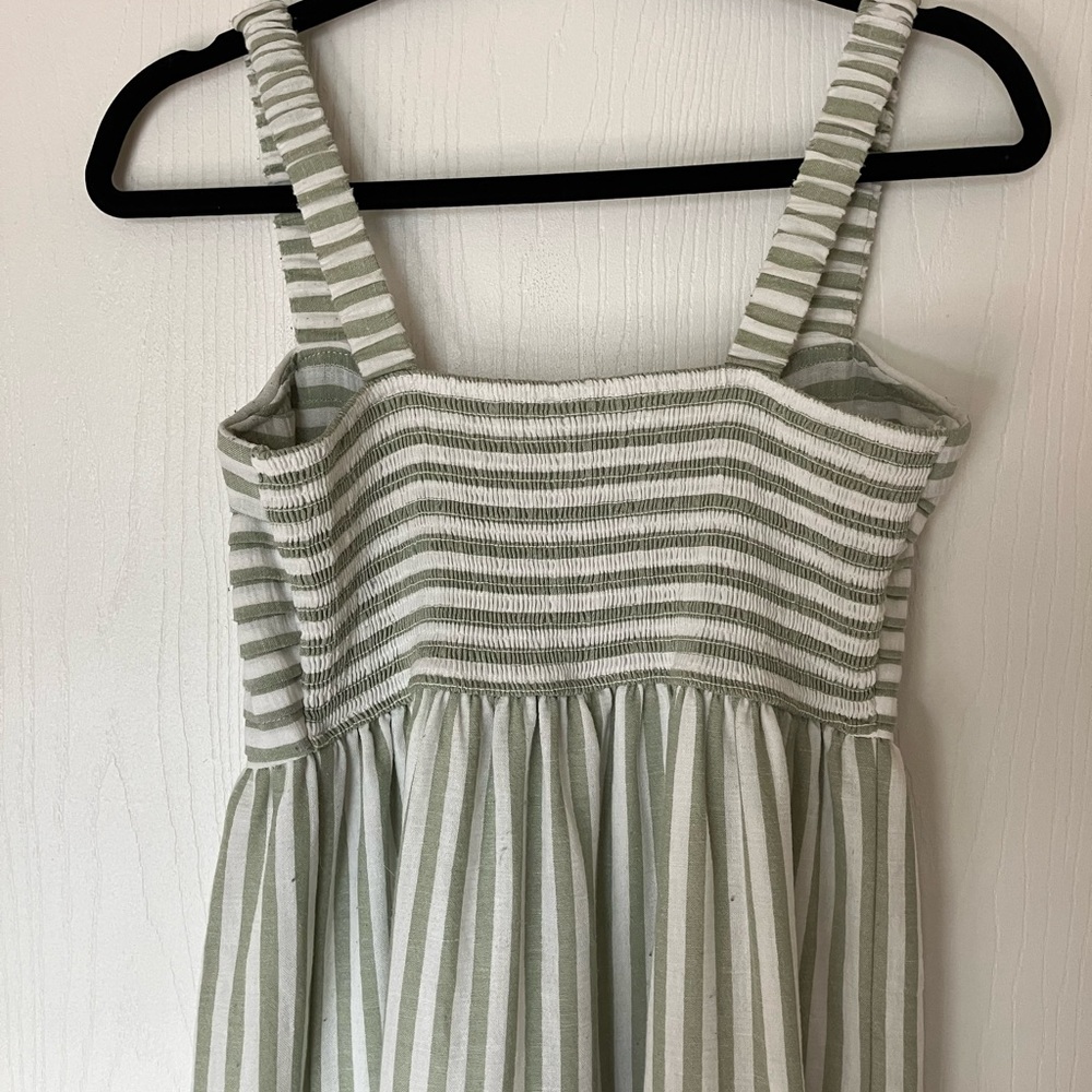 Elegant Striped Maxi Dress in Green and White - Picture 5 of 7
